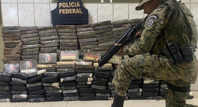 PF prende 7 pessoas e apreende mais de 430 kg de cocaína
