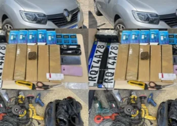 Dois homens são presos com drogas e carro roubado na Bahia