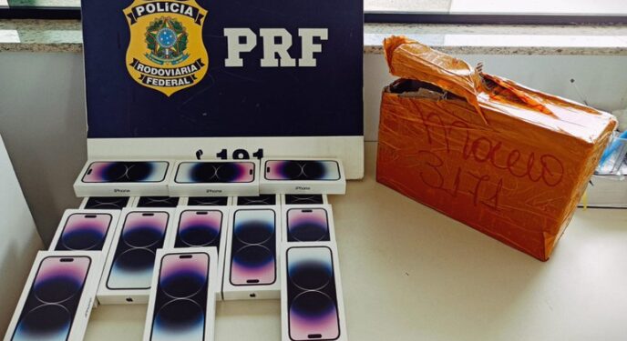 PRF apreende carga de iPhones de última geração no interior baiano
