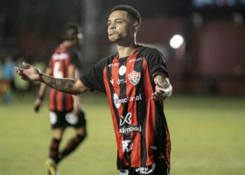 Vitória vence mais uma e aumenta vantagem sobre os adversários