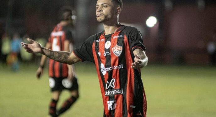 Vitória vence mais uma e aumenta vantagem sobre os adversários