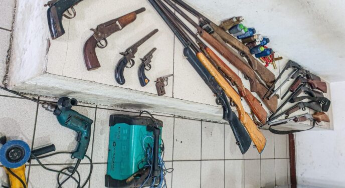 PM apreende 16 armas de fogo no interior baiano
