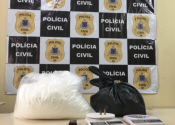 PM baiana apreende mais de 13 kg de cocaína no interior