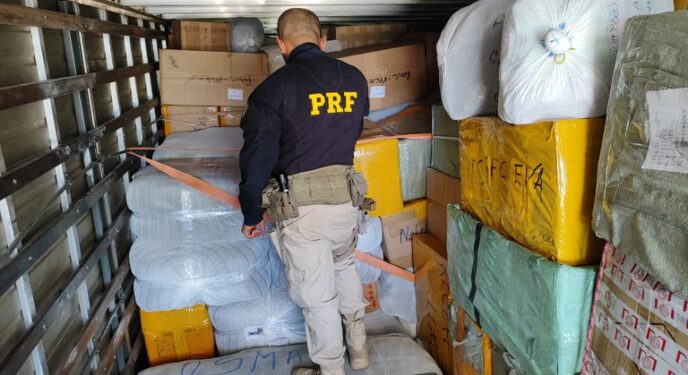 PRF apreende de uma vez mais de 3 mil mercadorias sem nota fiscal na Bahia