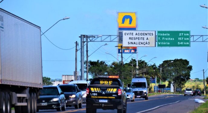 PRF alerta motoristas para cuidados na viagem durante o feriado na Bahia