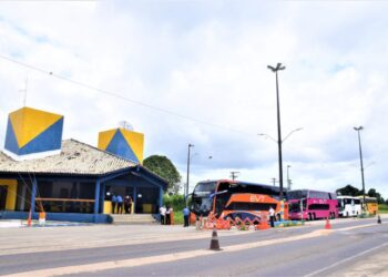 PRF inicia operação temática de fiscalização de transporte de passageiros na Bahia