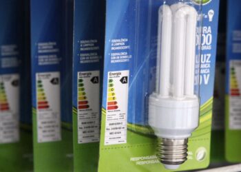 Agência mantém tarifa de energia sem extra há um ano e meio