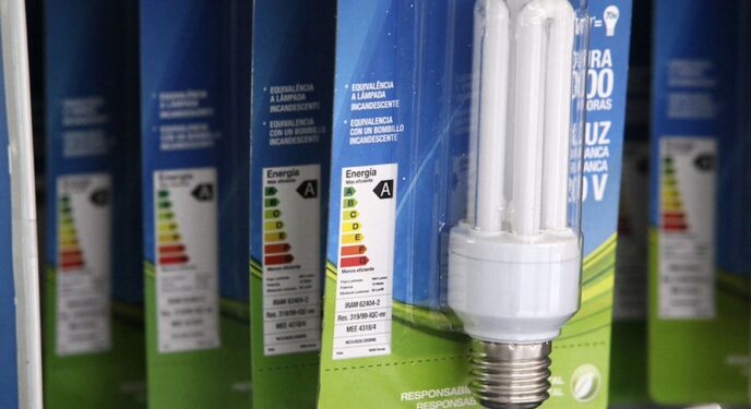 Agência mantém tarifa de energia sem extra há um ano e meio