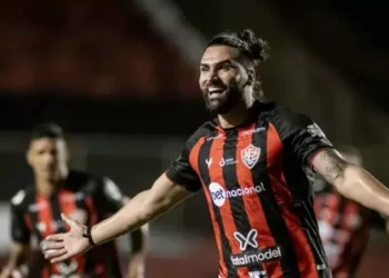Brasileiro: Vitória vence o Guarani e consolida liderança