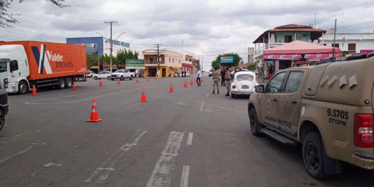 Serra Preta: Prefeito contraria Código de Trânsito e condena blitz