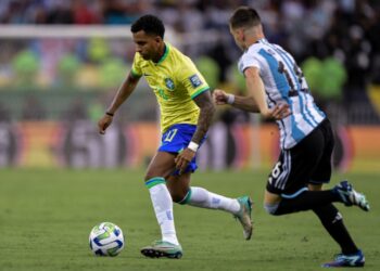 Eliminatórias: Brasil sem rumo perde da Argentina a primeira na história