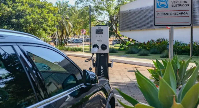 Imposto de Importação para carros elétricos vai ser retomado