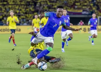 Eliminatórias: Brasil perde para a Colômbia e despenca na classificação