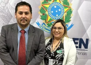 Ministério pagou passagem de esposa de líder do Comando Vermelho