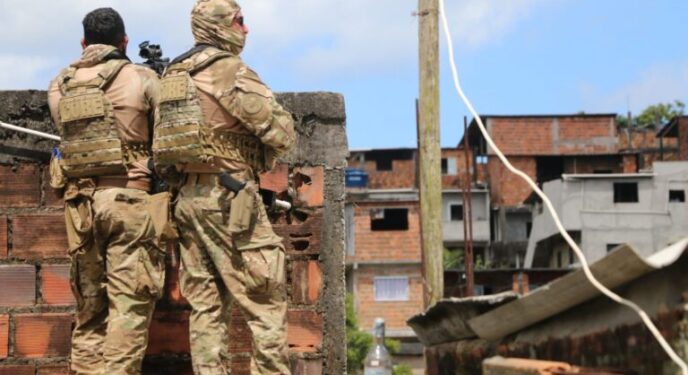 Polícia desmonta 3 acampamentos usados por integrantes de facção na Bahia
