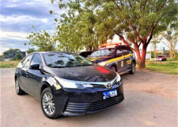 PRF prende motociclista alcoolizado e também recupera veículo roubado na Bahia