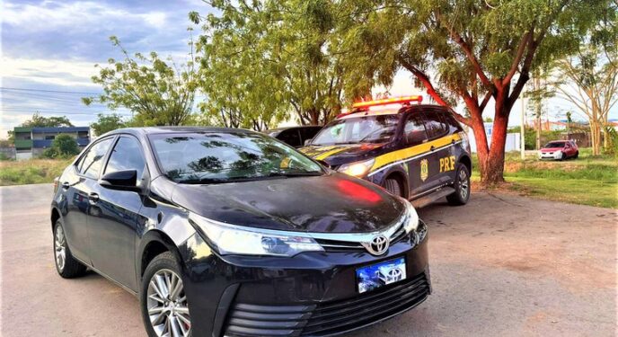 PRF prende motociclista alcoolizado e também recupera veículo roubado na Bahia