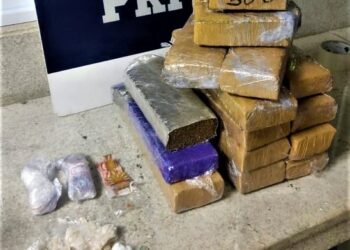 PRF prende passageiro com maconha, cocaína e drogas sintéticas no interior baiano