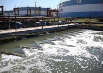 Quase metade das casas têm problemas de saneamento; a Bahia está entre os piores