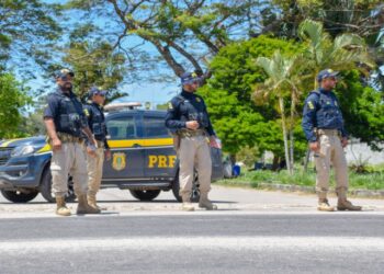 PRF intensifica fiscalizações nas estradas para o fim de ano na Bahia
