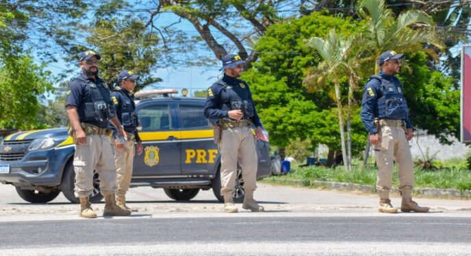 PRF intensifica fiscalizações nas estradas para o fim de ano na Bahia