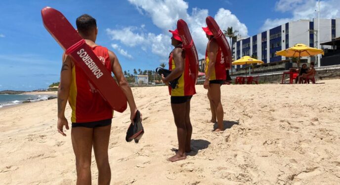 Bombeiros alertam para os cuidados nas praias durante o verão