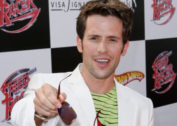 Ator de ‘Speed Racer’ morre com as duas filhas em acidente de avião