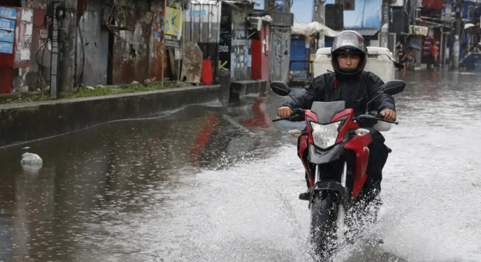 Inmet faz alerta de perigo de tempestade para a Bahia e mais 9 estados