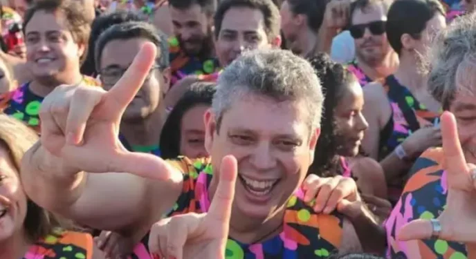 Ministro usou dinheiro público para custear ‘Carnaval’ com servidores