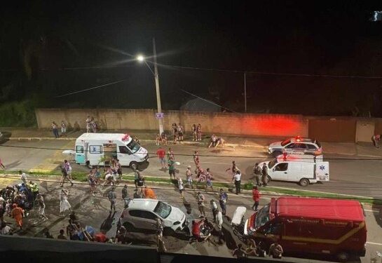 Atropelamento em bloco de carnaval  deixou 35 feridos em Minas Gerais