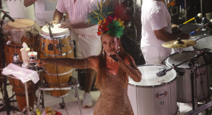 Explosão em trio de Ivete deixa dois feridos e provoca caos