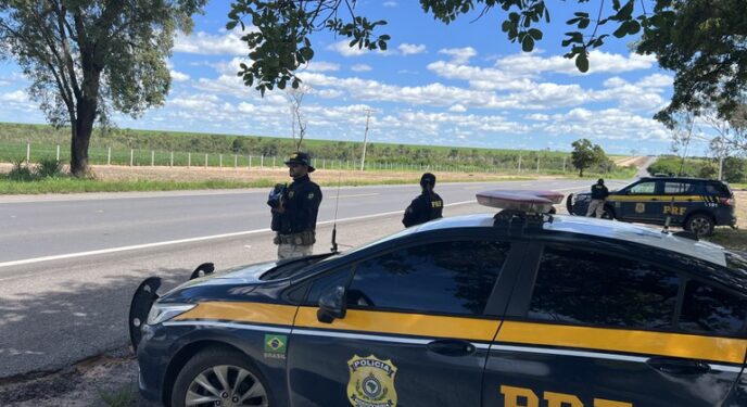 PRF registra mais de 1,6 mil excessos de velocidade em 2 estradas no Carnaval