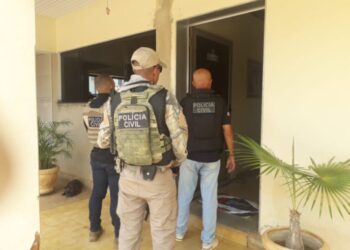 Polícia cumpre mandados de busca contra falsos médicos na Bahia