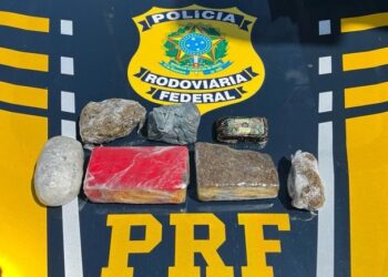 Jovem é presa com tabletes de maconha dentro de mochila na Bahia