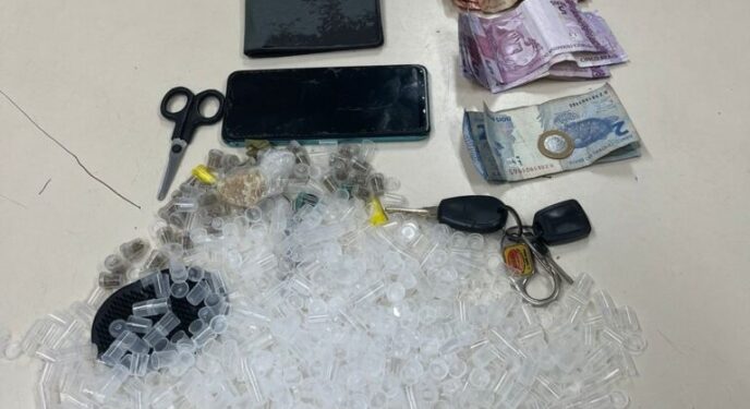 PM prende suspeito com dezenas de porções de K9 na Bahia