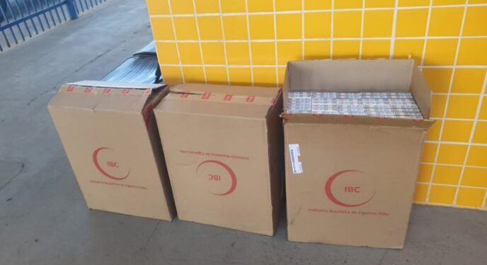 PRF apreende 15 mil maços de cigarro e rebite em duas ocorrências na Bahia