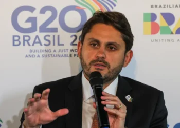 PF indicia ministro do governo federal por uso indevido de dinheiro público