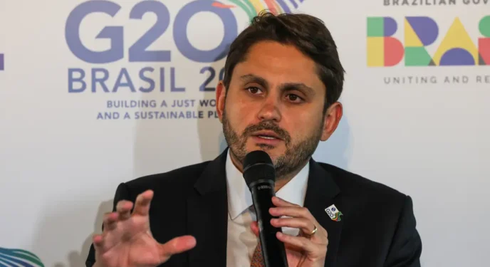 PF indicia ministro do governo federal por uso indevido de dinheiro público