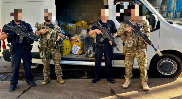 PF destrói mais de mil e 500 kg de drogas apreendidas na Bahia