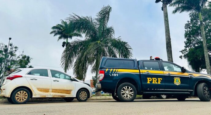 PRF recupera três veículos furtados na Bahia