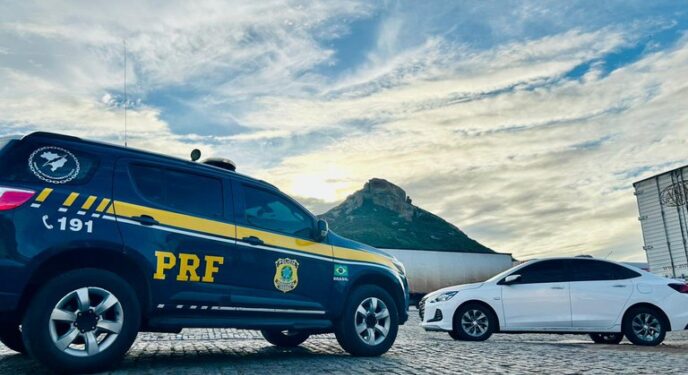 PRF apreende veículos adulterados e roubados na Bahia