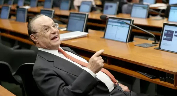 Advogado pede penhora de bens de Maluf para receber R$ 111 milhões em honorários