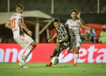 Brasileiro: Vitória vence o Atlético-MG e Bahia perde para o Flamengo
