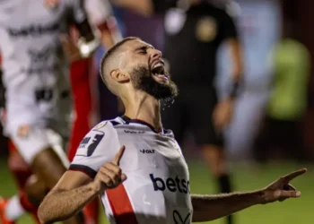 Brasileiro: Vitória ganha a primeira e Bahia mantém invencibilidade