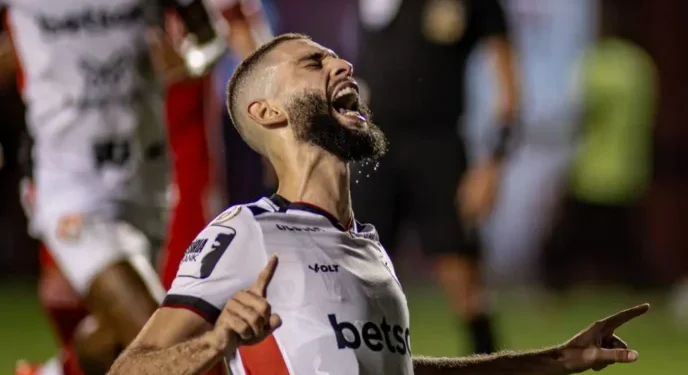 Brasileiro: Vitória ganha a primeira e Bahia mantém invencibilidade