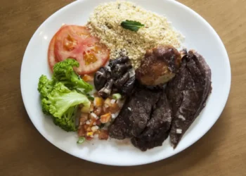 ONU informa que acesso a dieta saudável cresceu no Brasil de 2017 a 2022