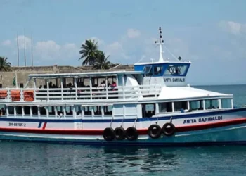 Travessias Salvador-Mar Grande e M. de São Paulo têm embarque tranquilo