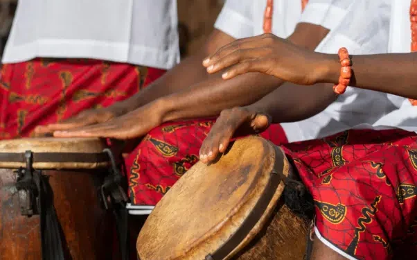 Trio é condenado por dano moral coletivo ao ‘exorcizar’ terreiro de candomblé