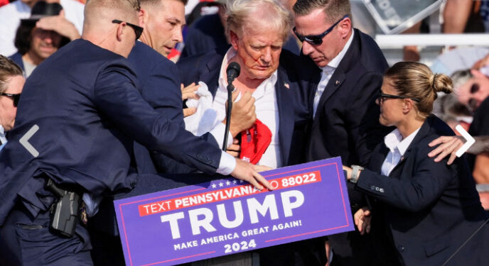 Trump passa bem depois de atentando; seguidor do candidato e atirador morreram