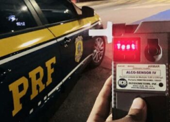 Motorista dorme ao volante, invade contramão e provoca acidente na Bahia